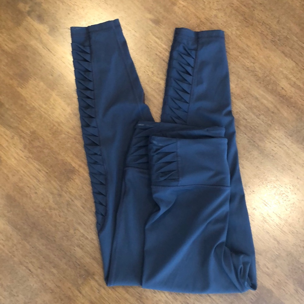 Victoria secret total knockout leggings